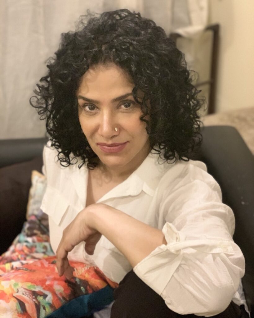 After The Car Accident in Karachi, Angeline Malik Was Surrounded by Mobs