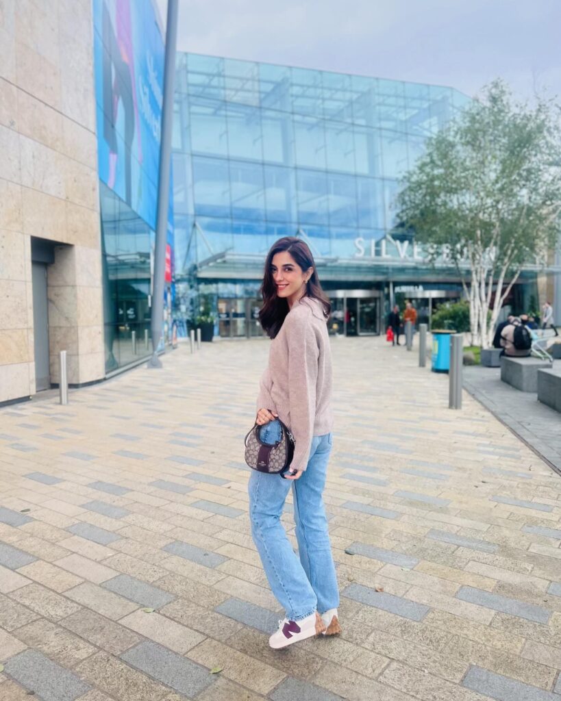 Maya Ali's Gorgeous Family Pictures from the UK