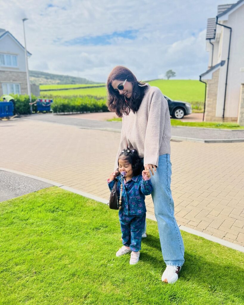 Maya Ali's Gorgeous Family Pictures from the UK