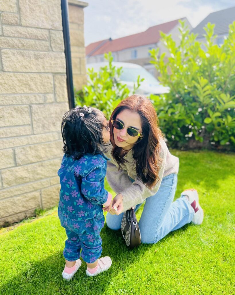 Maya Ali's Gorgeous Family Pictures from the UK
