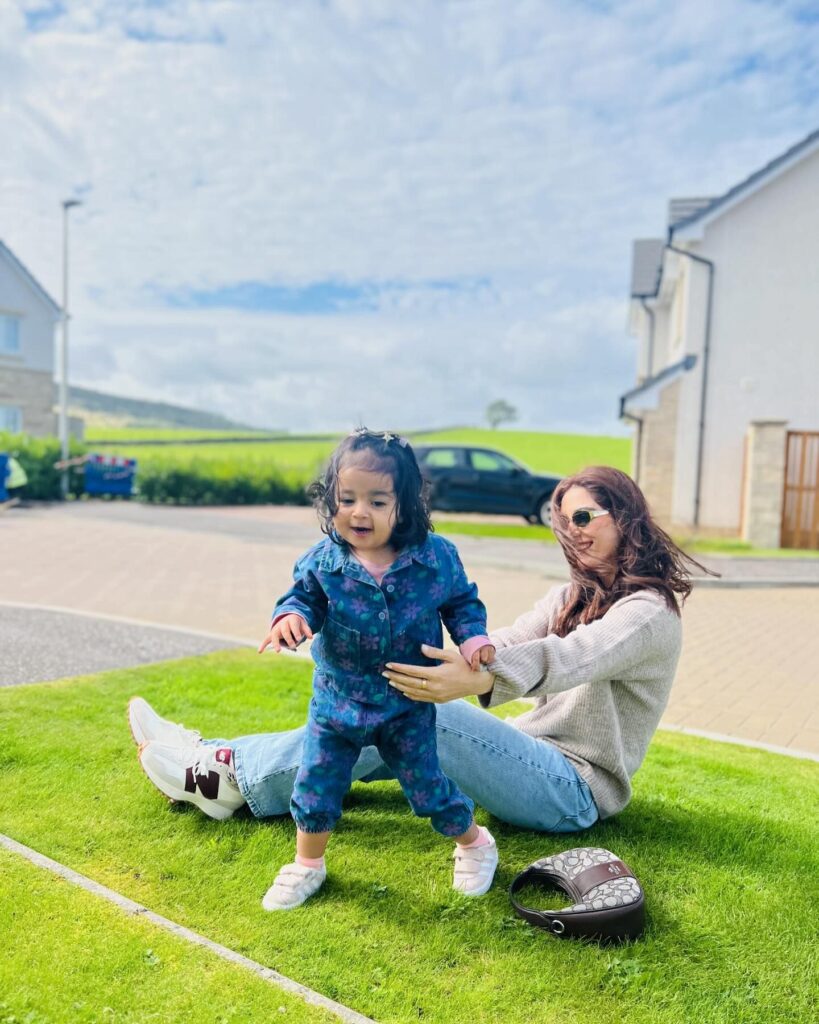 Maya Ali's Gorgeous Family Pictures from the UK