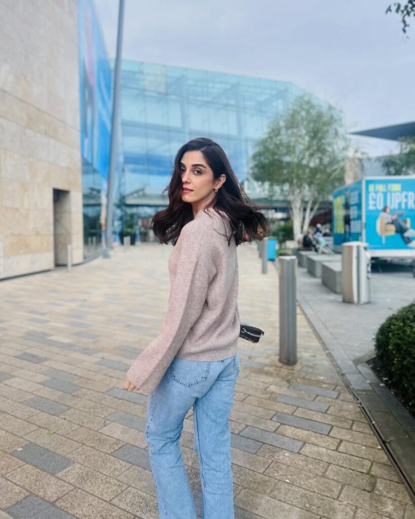Maya Ali's Gorgeous Family Pictures from the UK