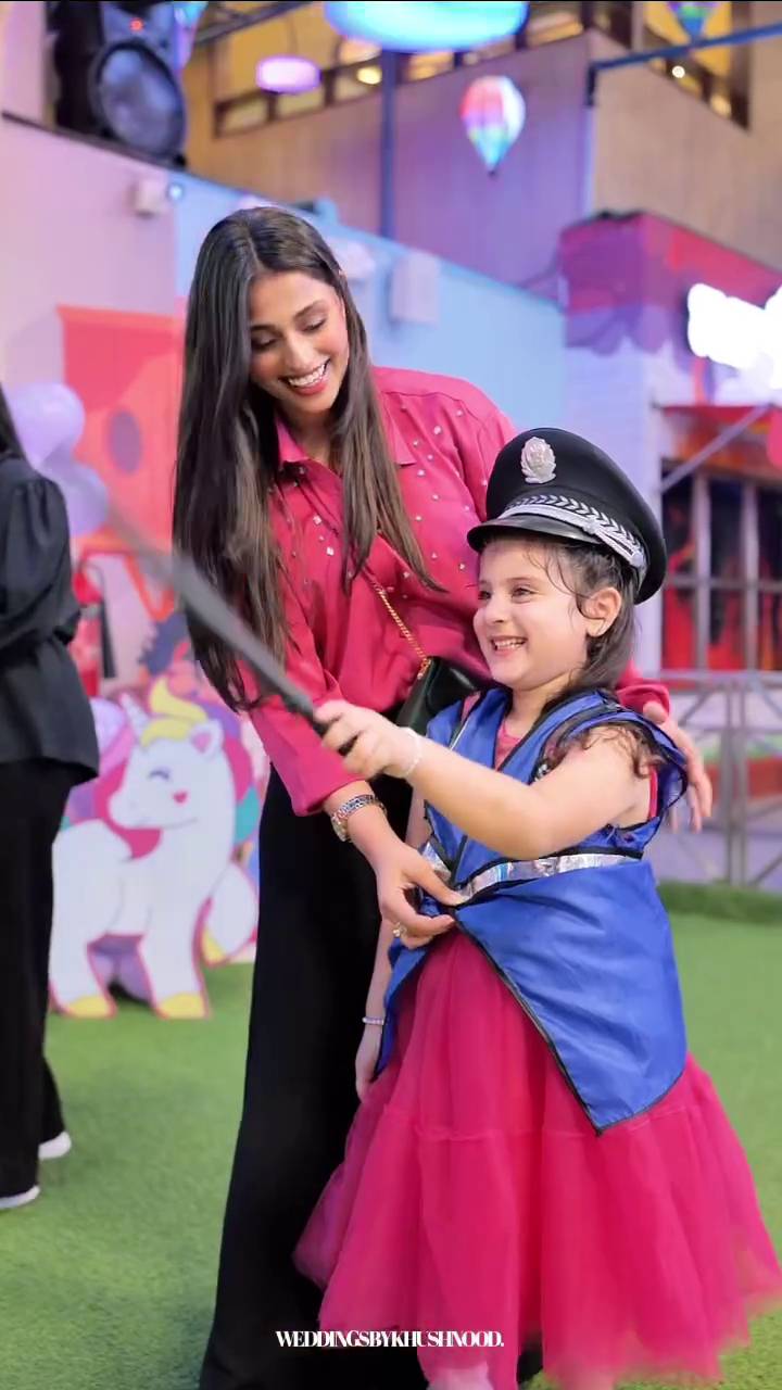 Aiman Khan & Muneeb Butt Celebrate Amal's 5th Birthday – HD Pictures & Videos