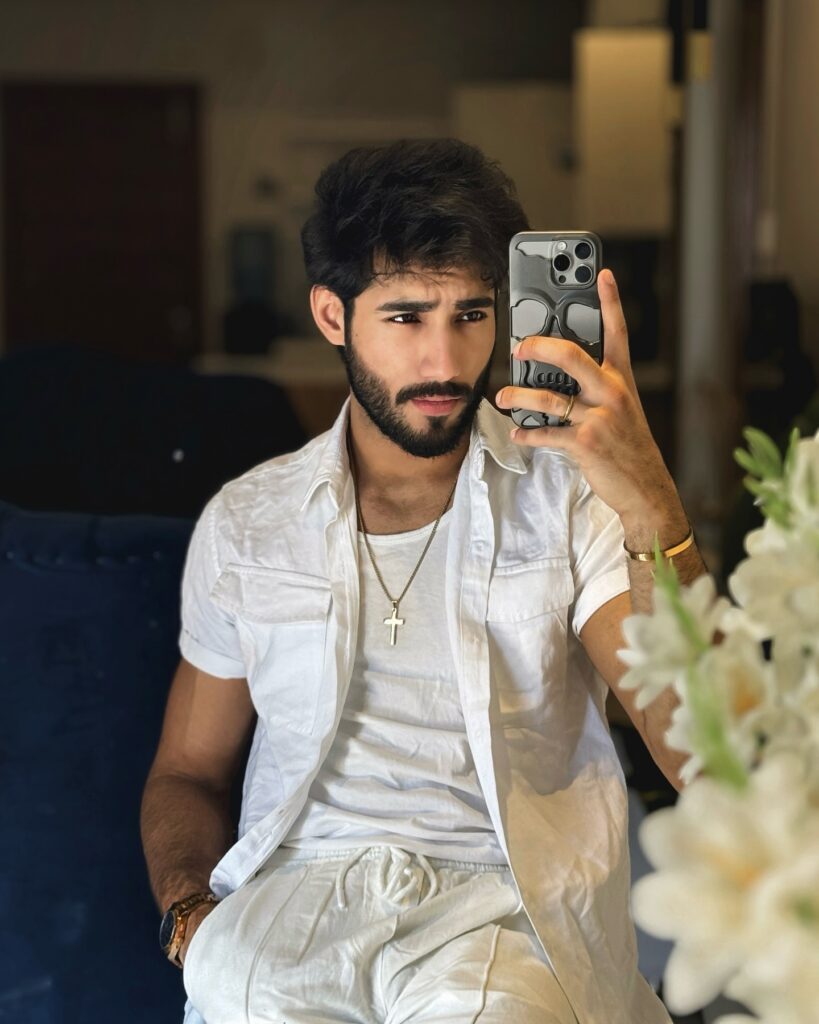 Ali Raza Cast of Duniyapur, Schedule & Timings