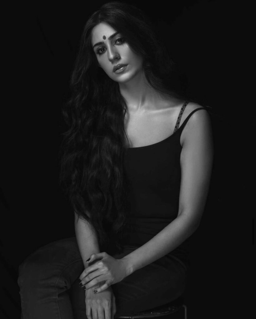 Beautiful Pictures & Video of Kabhi Main Kabhi Tum Fame Naeema Butt