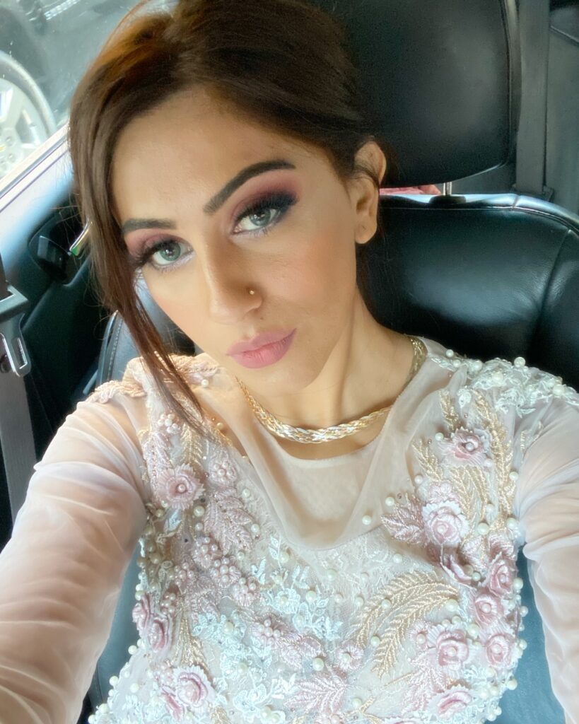 Beautiful Pictures & Video of Kabhi Main Kabhi Tum Fame Naeema Butt