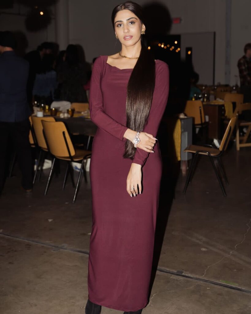 Beautiful Pictures & Video of Kabhi Main Kabhi Tum Fame Naeema Butt