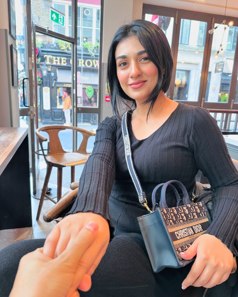 Beautiful Pictures of Falak Shabir & Sarah Khan from London