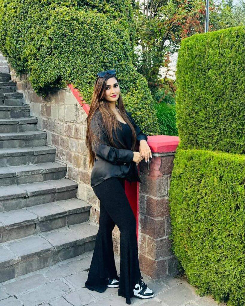 Gorgeous Family Pictures of Hassan Ali from Murree