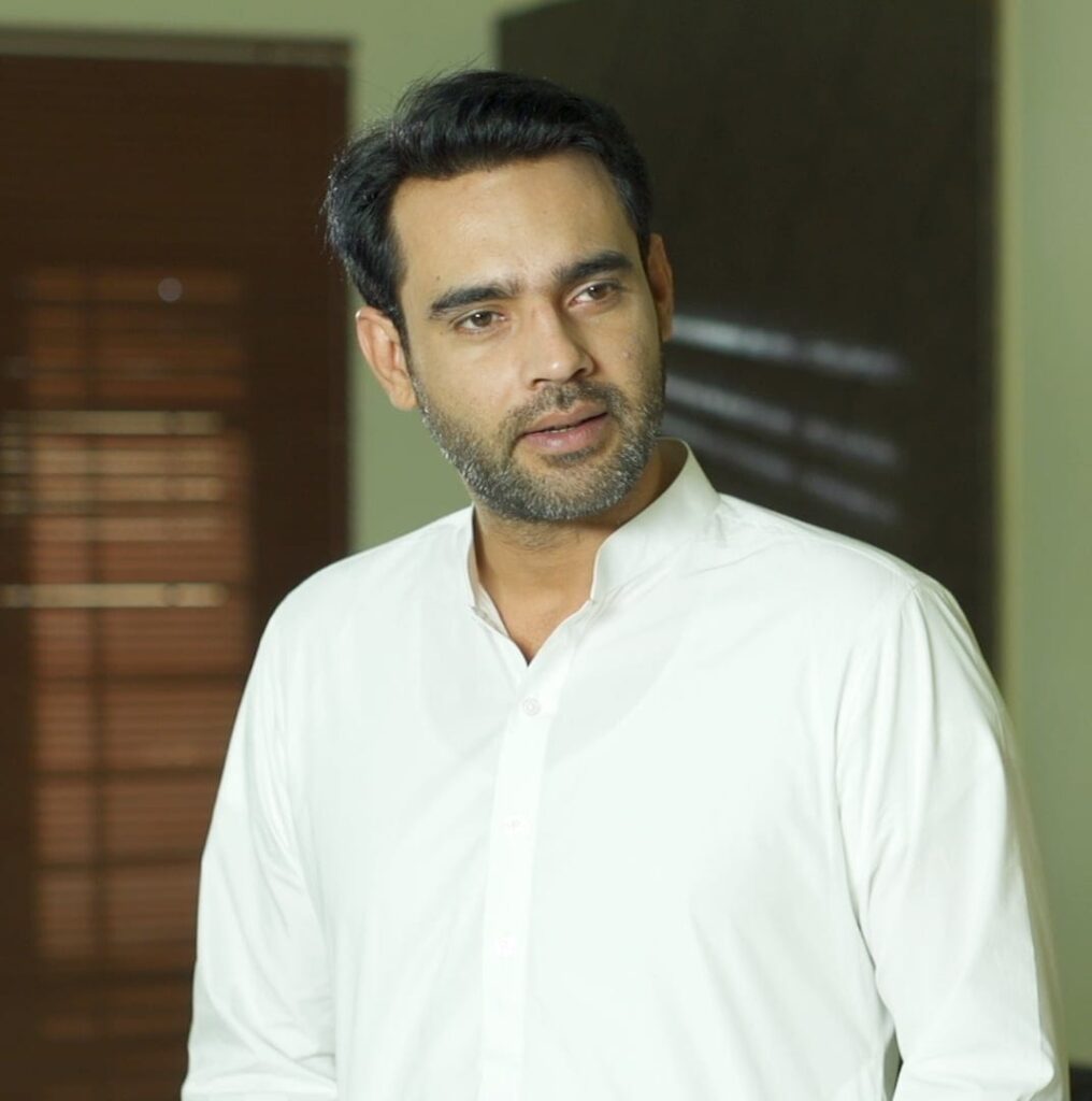 Hassan Niazi Cast of Duniyapur, Schedule & Timings