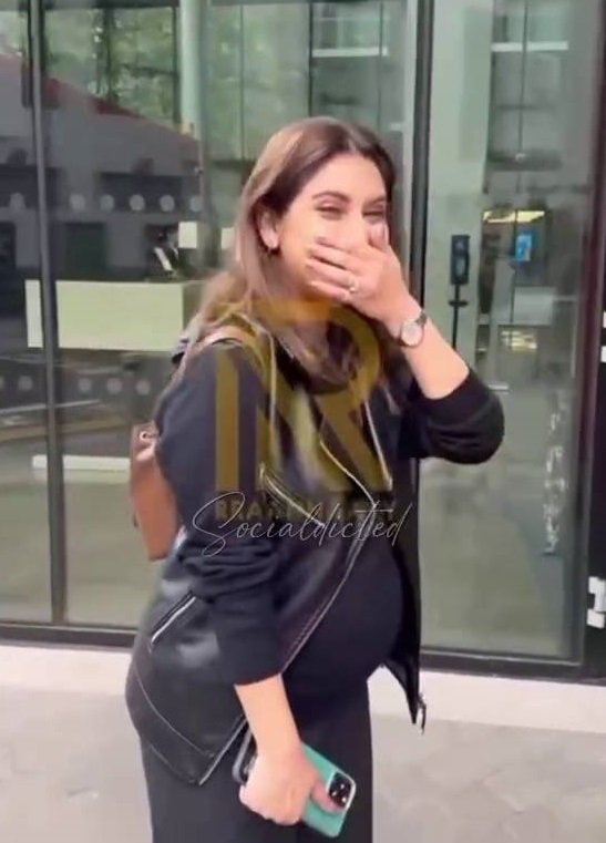 Hiba Bukhari Stepped Out in London Confirming Pregnancy Rumours
