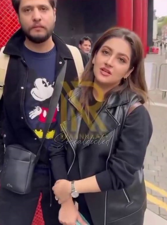 Hiba Bukhari Stepped Out in London Confirming Pregnancy Rumours
