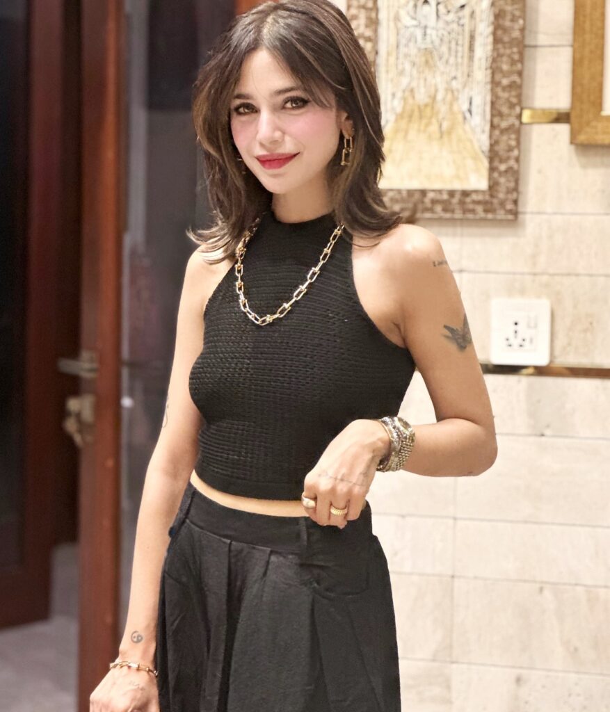 Latest Look of Aima Baig Does Not Impress Fans
