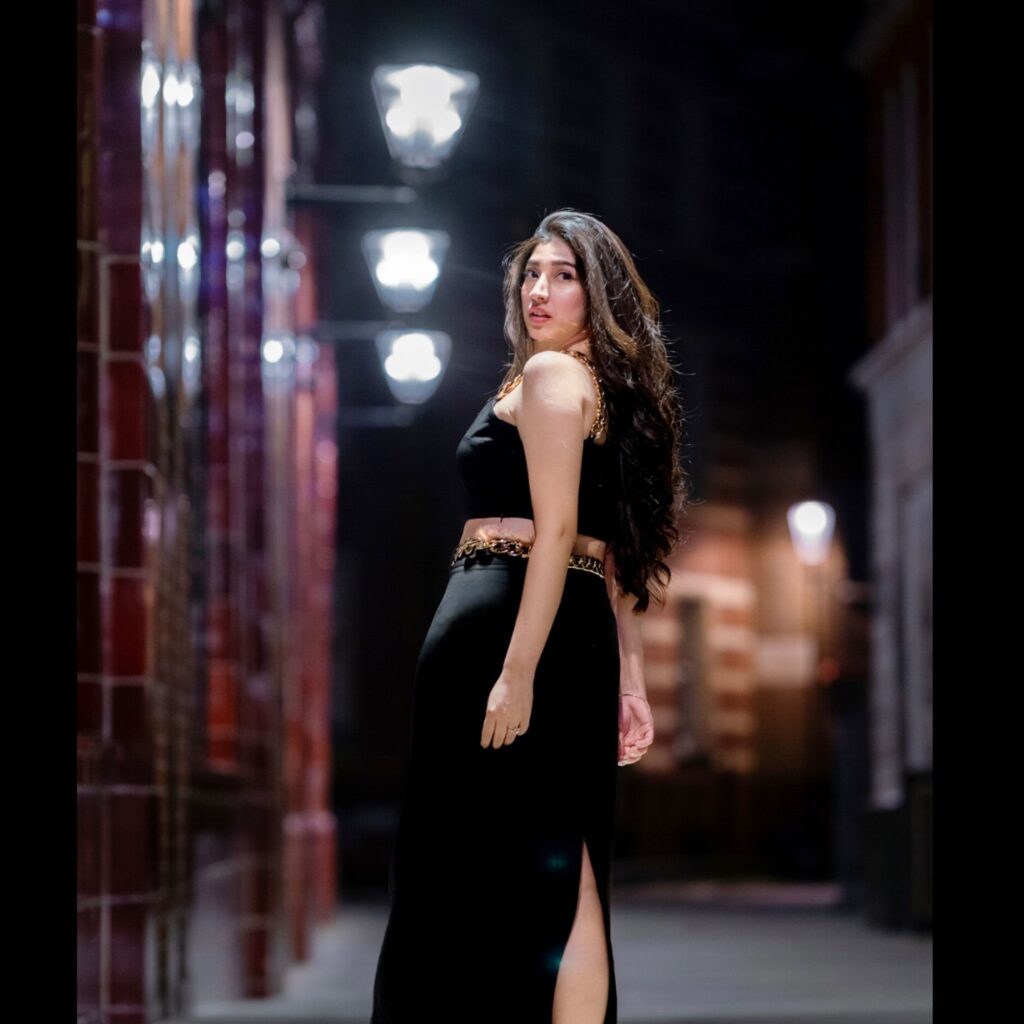 Mariyam Nafees Stylish Pictures With Husband