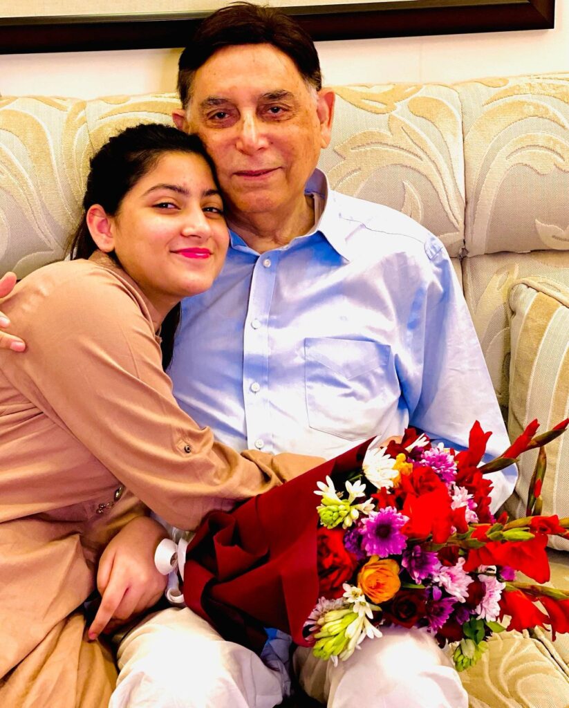 Memorable Pictures of Father Shared by Shagufta Ejaz's Children