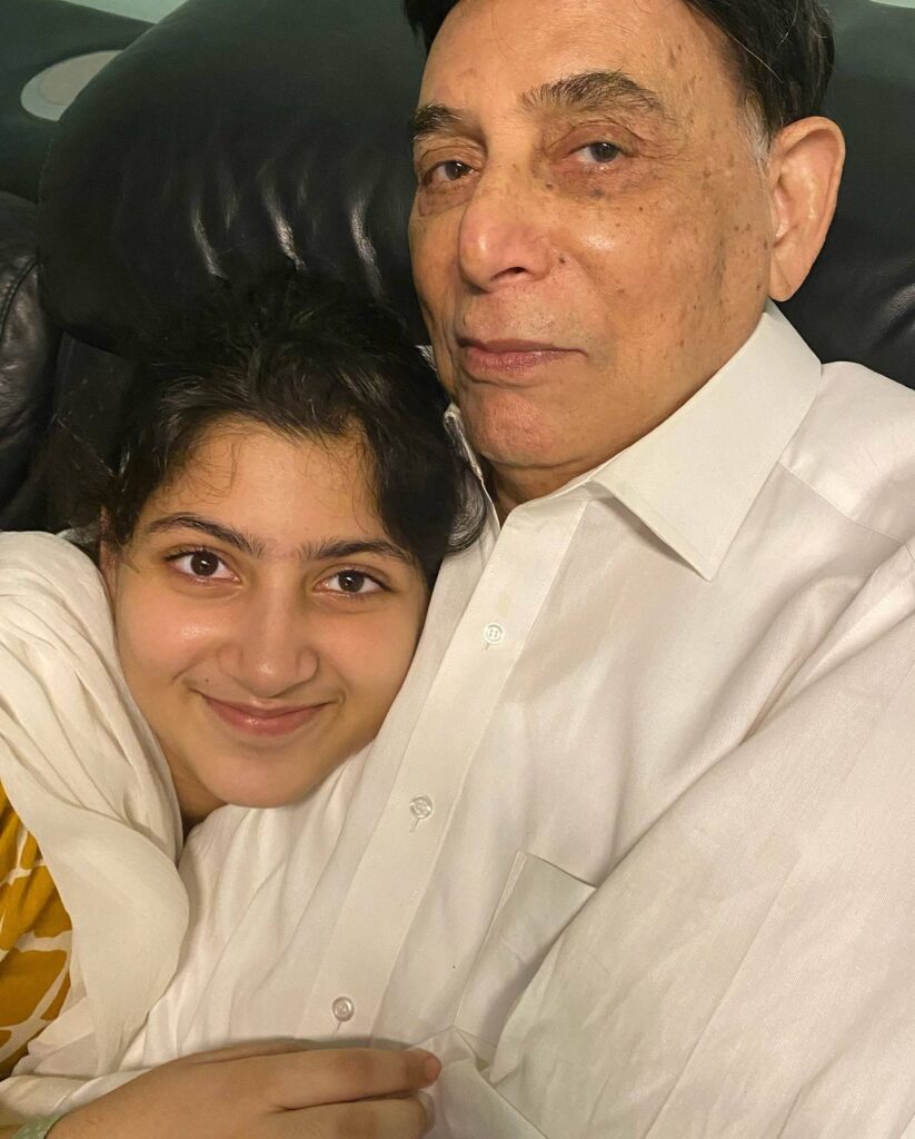 Memorable Pictures of Father Shared by Shagufta Ejaz's Children