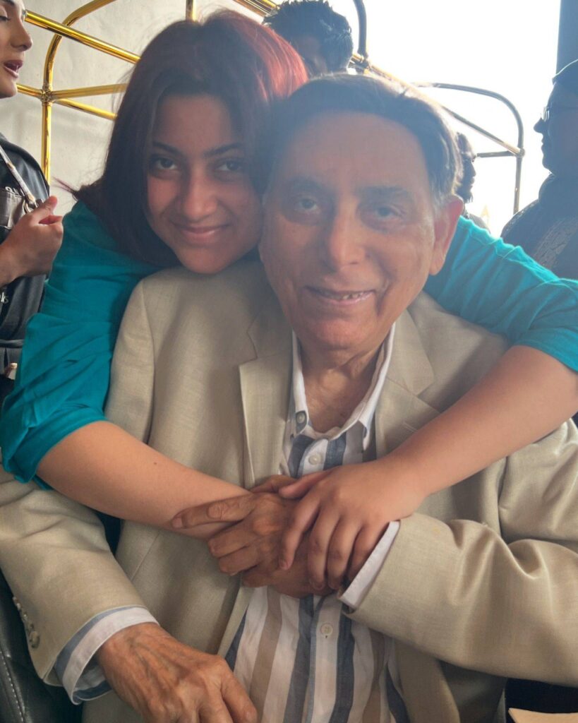 Memorable Pictures of Father Shared by Shagufta Ejaz's Children