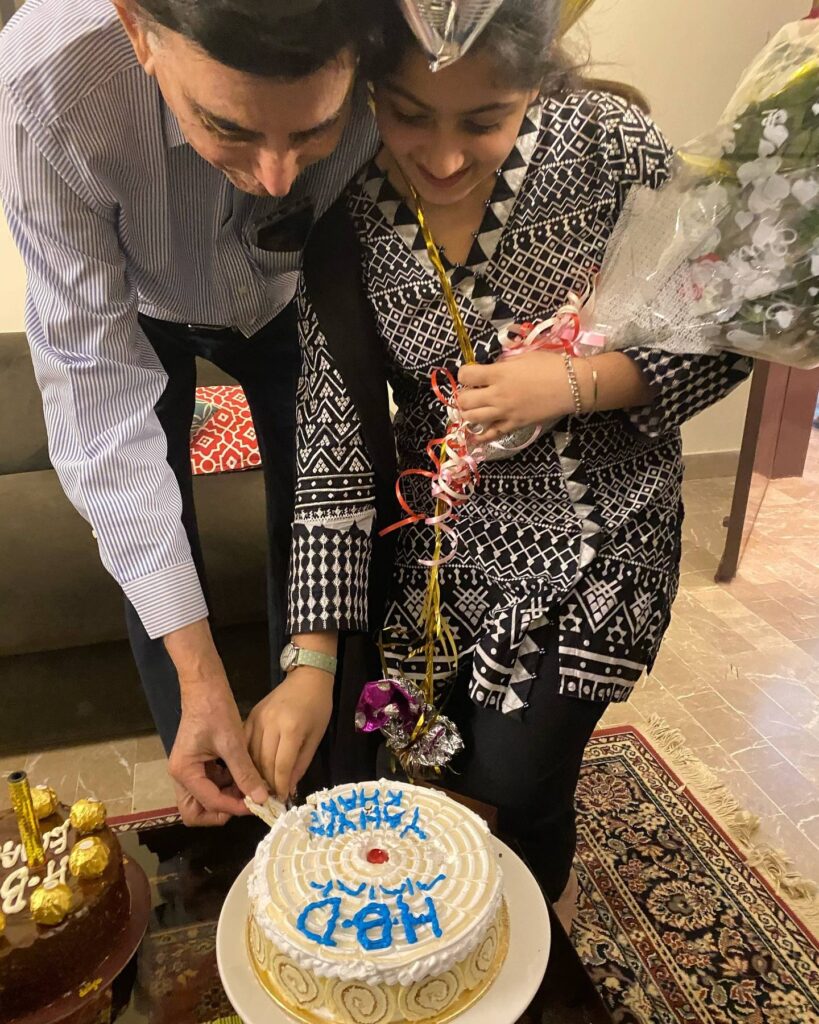 Memorable Pictures of Father Shared by Shagufta Ejaz's Children