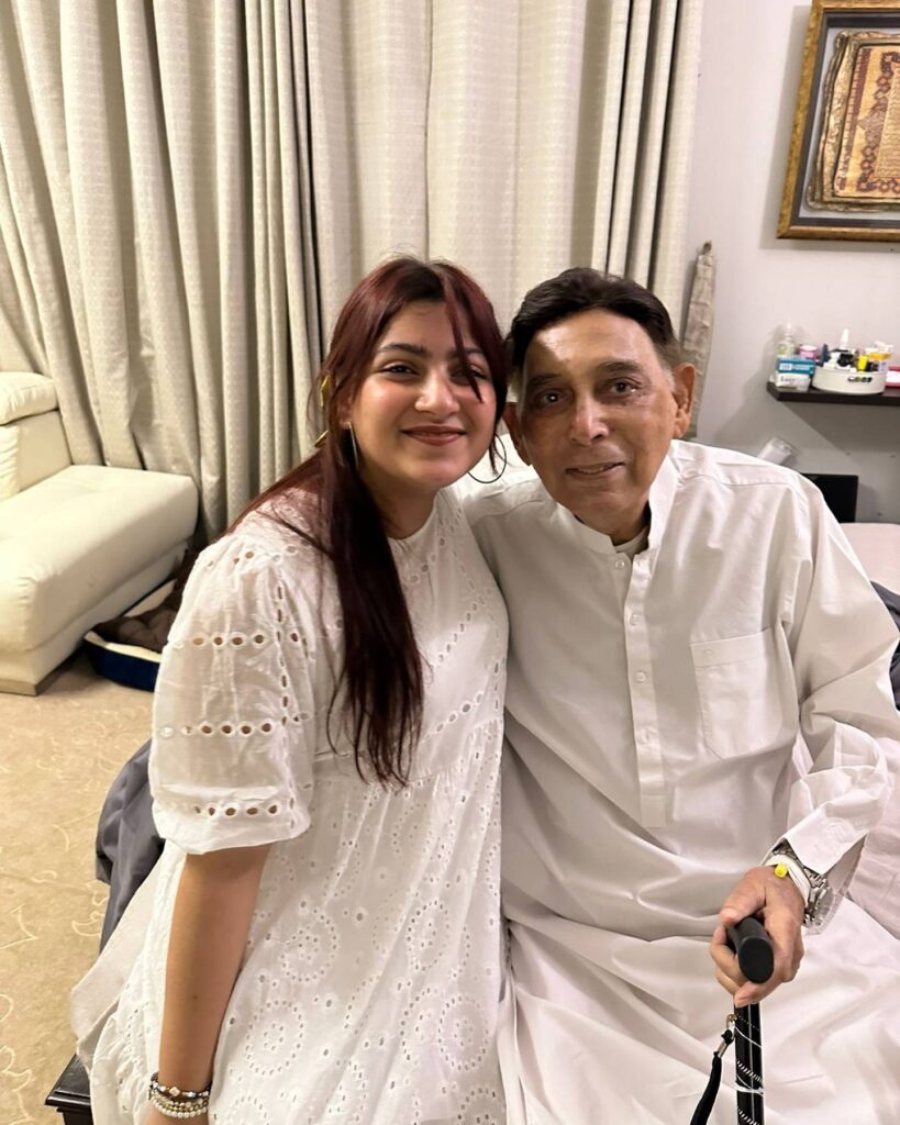 Memorable Pictures of Father Shared by Shagufta Ejaz's Children