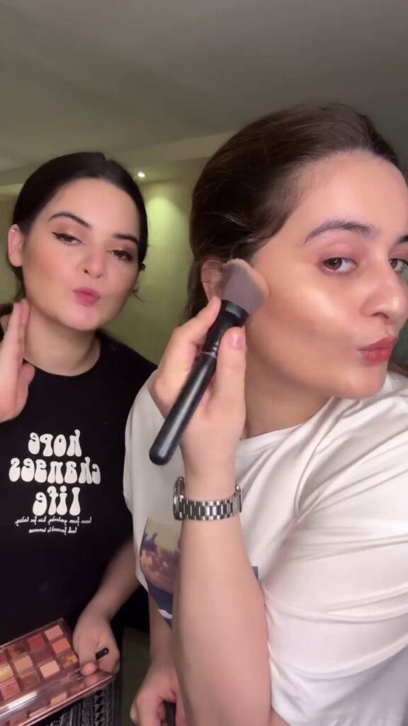 Minal Khan & Aiman Khan Provide a Simple Makeup Tutorial