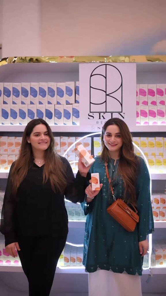 Minal Khan & Aiman Khan Provide a Simple Makeup Tutorial