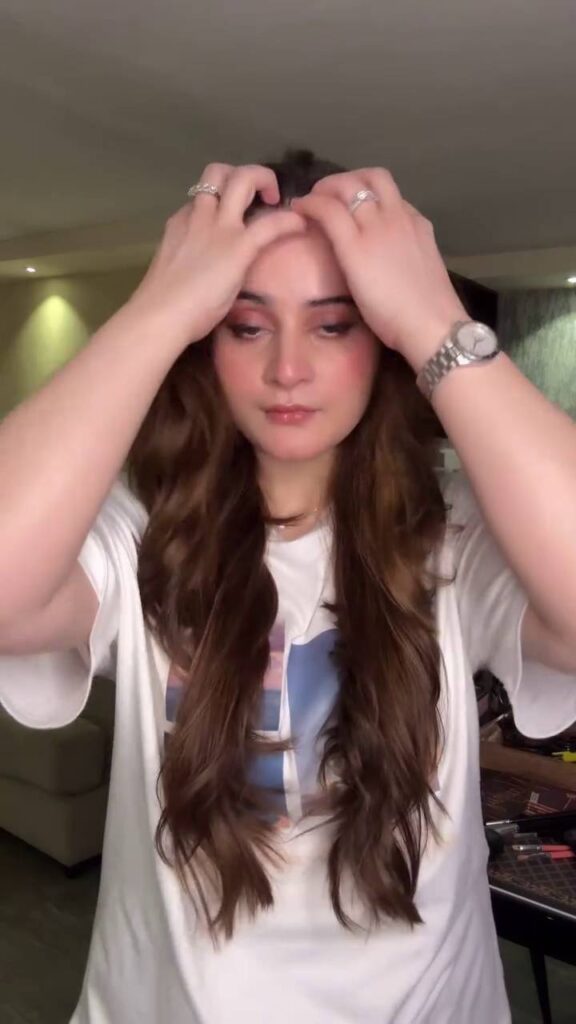 Minal Khan & Aiman Khan Provide a Simple Makeup Tutorial