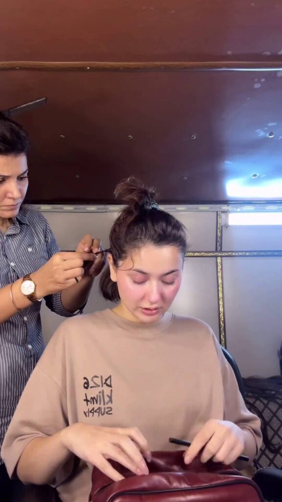 Video Of Sharjeena's Makeover for Kabhi Main Kabhi Tum Is Shared by Hania Aamir