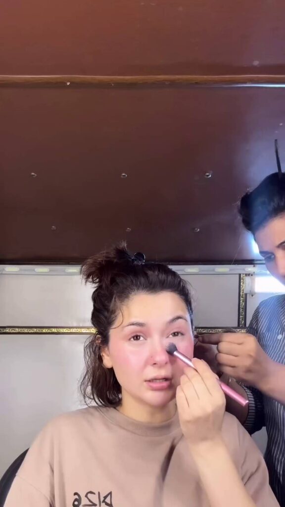 Video Of Sharjeena's Makeover for Kabhi Main Kabhi Tum Is Shared by Hania Aamir