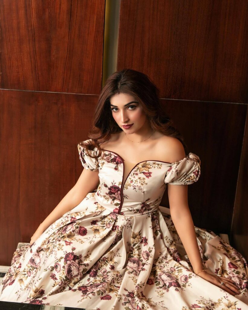 Beautiful Pictures of Kabhi Main Kabhi Tum Fame Areej Chaudhary