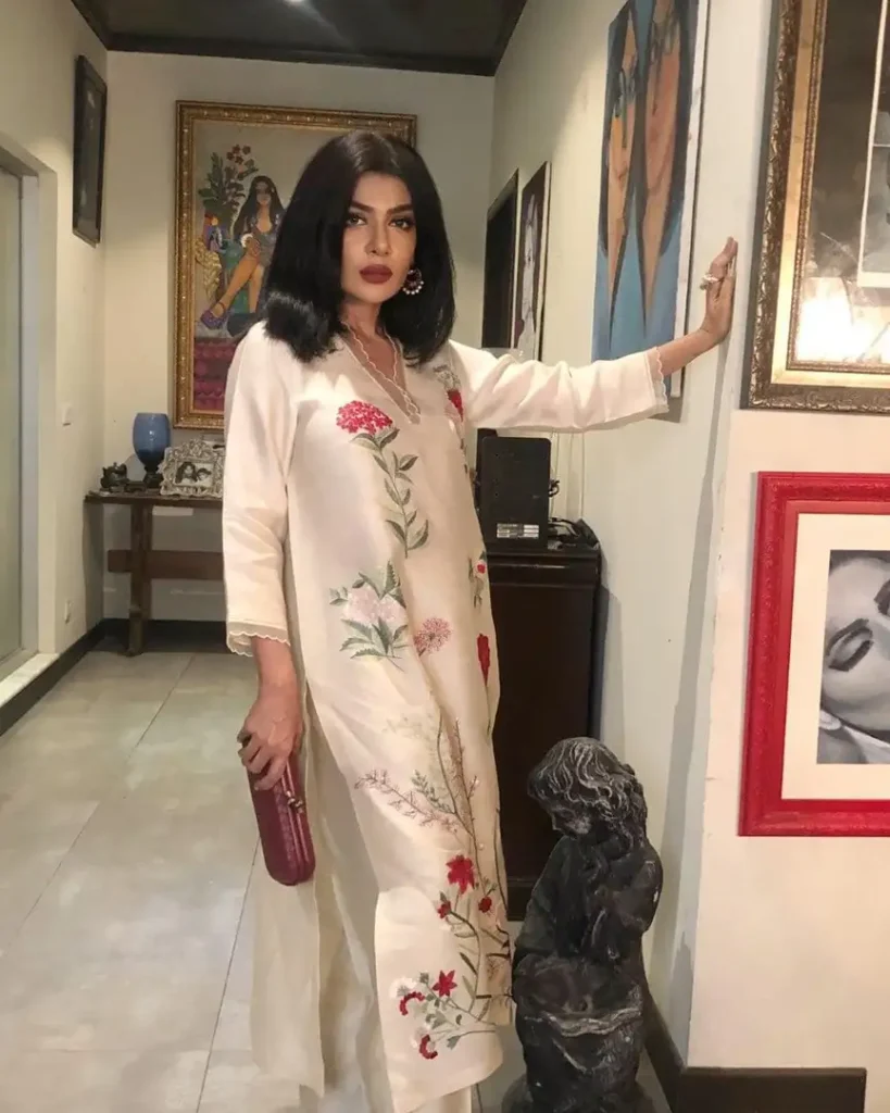 Iffat Omar And Mishi Khan Fight On Social Media