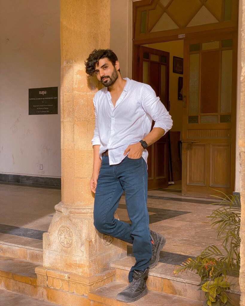 Kashif Hussain Cast of Nadaan, Schedule & Timings