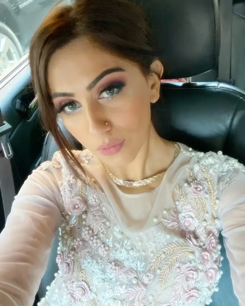 Naeema Butt Exposes Actresses' Whitening Cosmetics