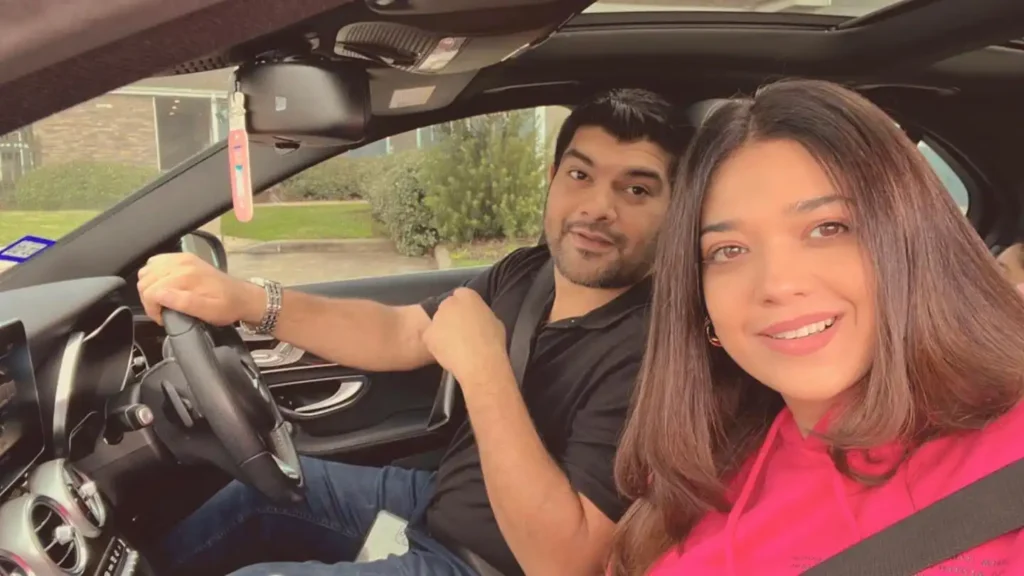 Sanam Jung's Recent Pictures With Her Mother & Husband