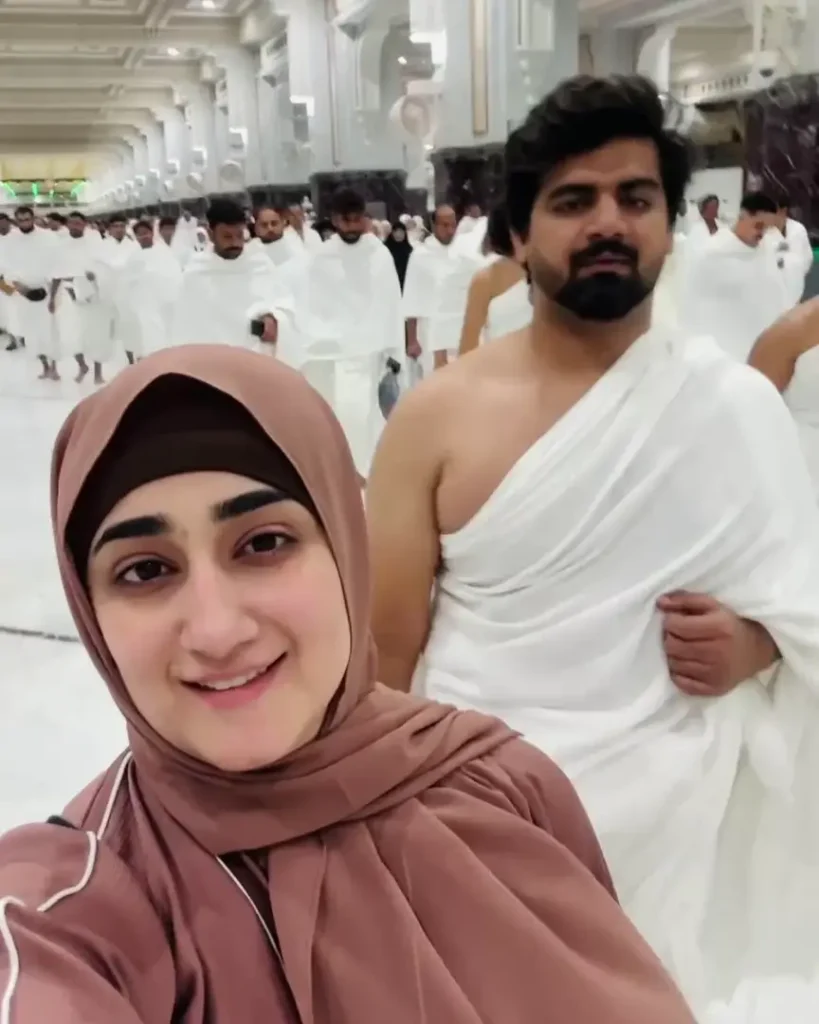 Nimra Mehra, singer, performs Umrah