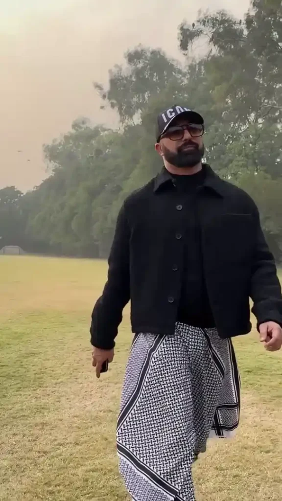 HSY'S Keffiyeh Trousers Draw Criticism