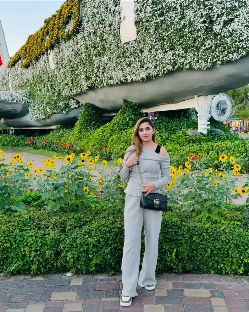 Hassan Ali New Amazing Family Pictures