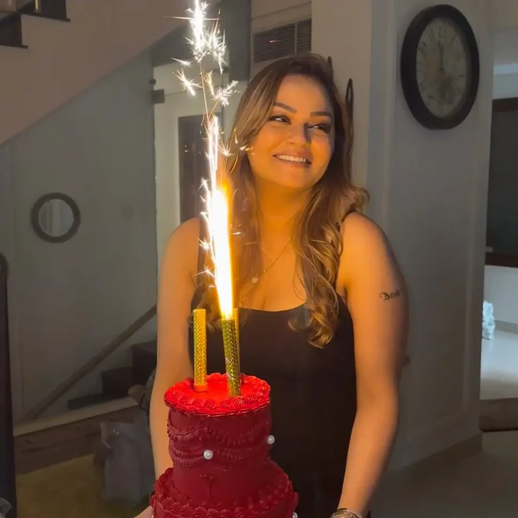 Javeria Abbasi & Her Husband Celebrate Her Birthday