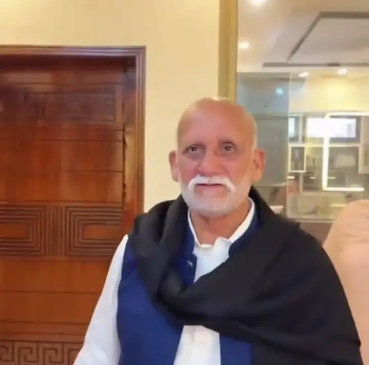 Rajab Butt Faces Backlash For Ignoring Parents
