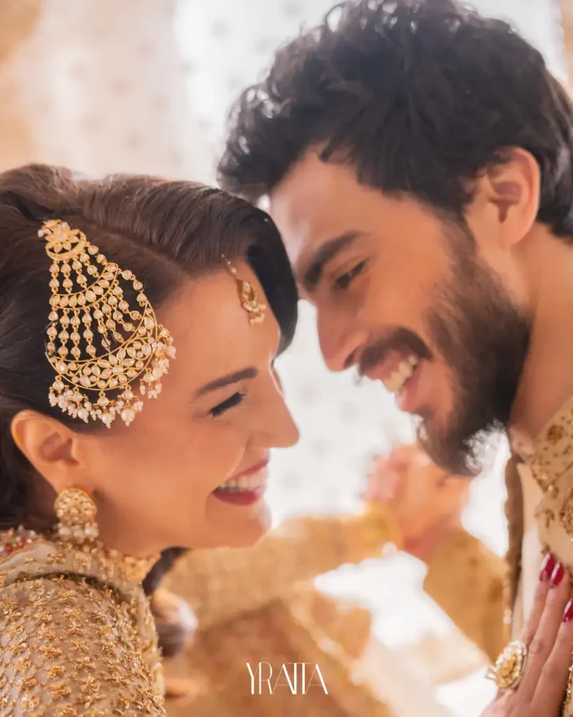 Reham Khan's Gorgeous Photoshoot To Celebrate His Anniversary