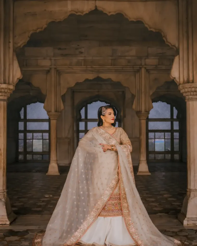 Reham Khan's Gorgeous Photoshoot To Celebrate His Anniversary