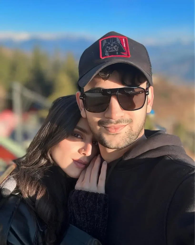 Adorable Family Pictures Of Maaz Safder & Saba Maaz From Swat