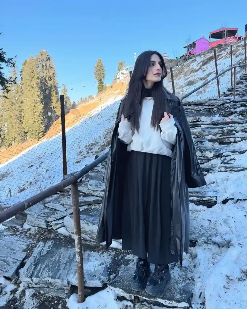 Adorable Family Pictures Of Maaz Safder & Saba Maaz From Swat
