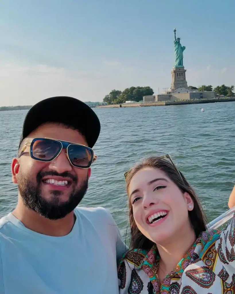 Arisha Razi Khan Lovely Pictures With Your Husband