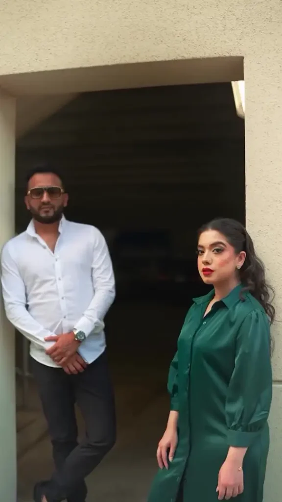 Arisha Razi Khan Lovely Pictures With Your Husband