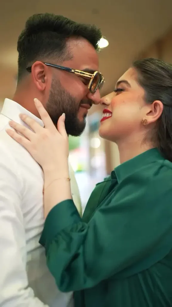 Arisha Razi Khan Lovely Pictures With Your Husband