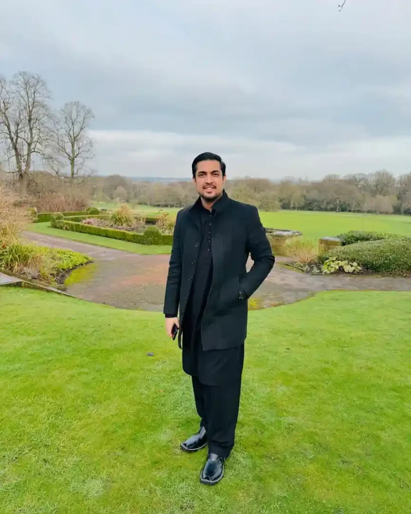 Aroosa Iqrar & Iqrar Ul Hassan's Latest Pictures From The UK