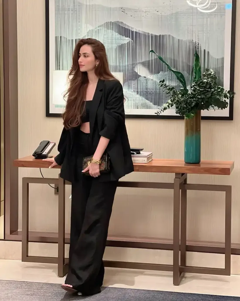 Fans Are Criticizing Sana Javed's Recent Pictures