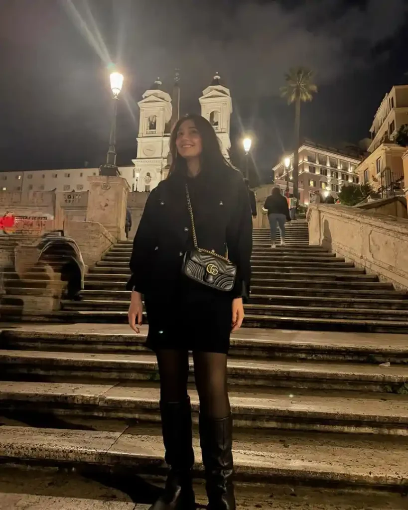 Gorgeous Pictures from Durefishan Saleem's Trip to Italy