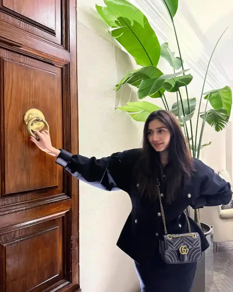 Gorgeous Pictures from Durefishan Saleem's Trip to Italy