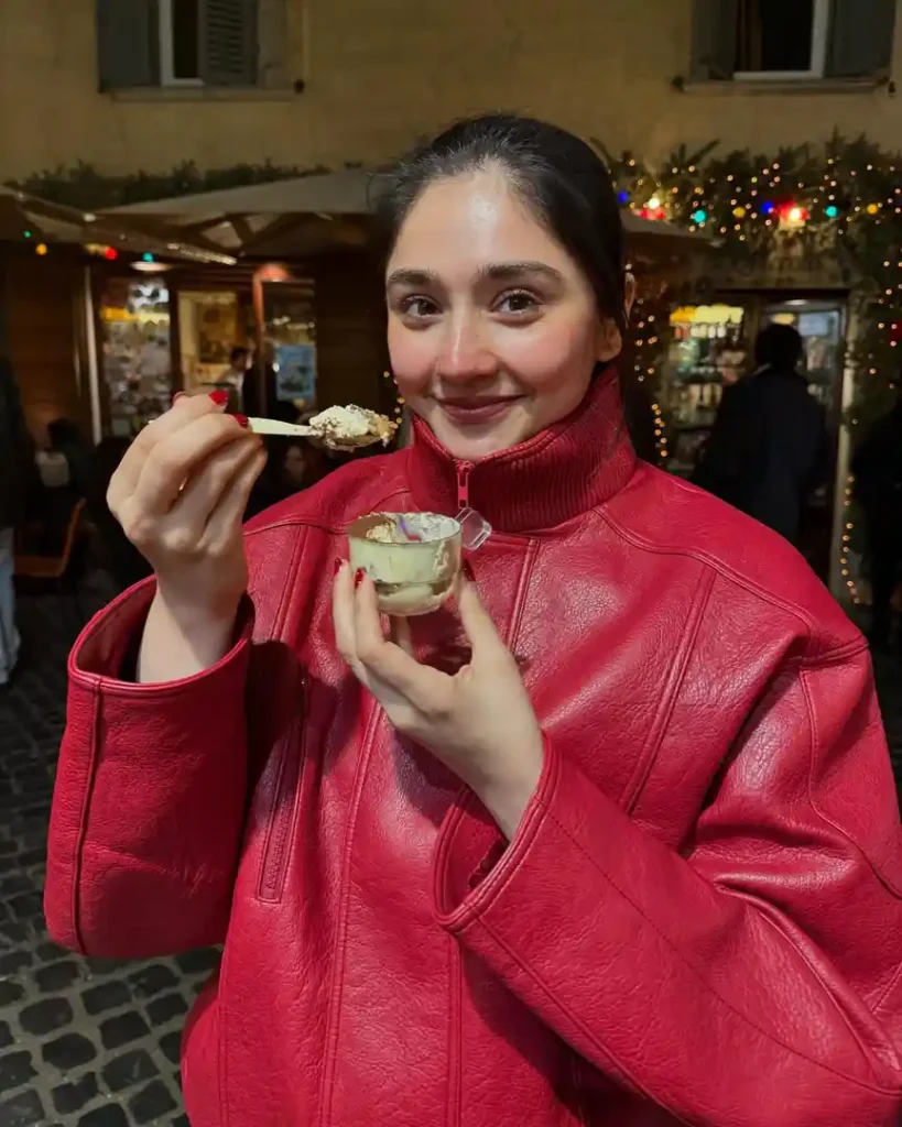 Gorgeous Pictures from Durefishan Saleem's Trip to Italy